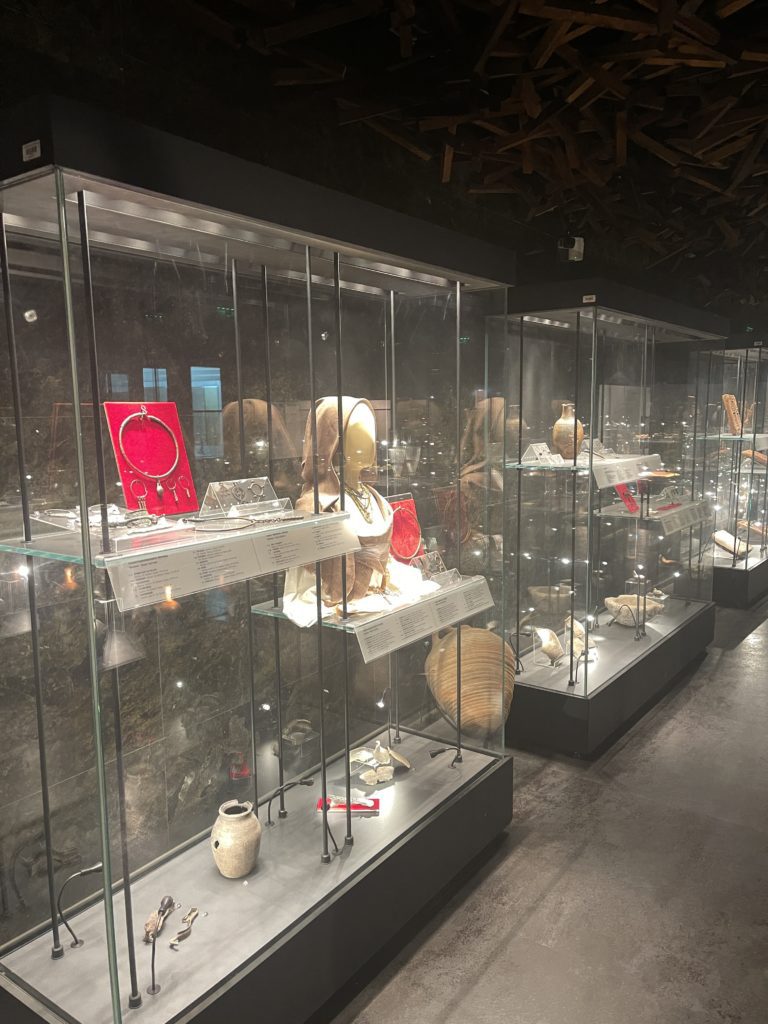 Arheološki muzej Makedonije vitrine 